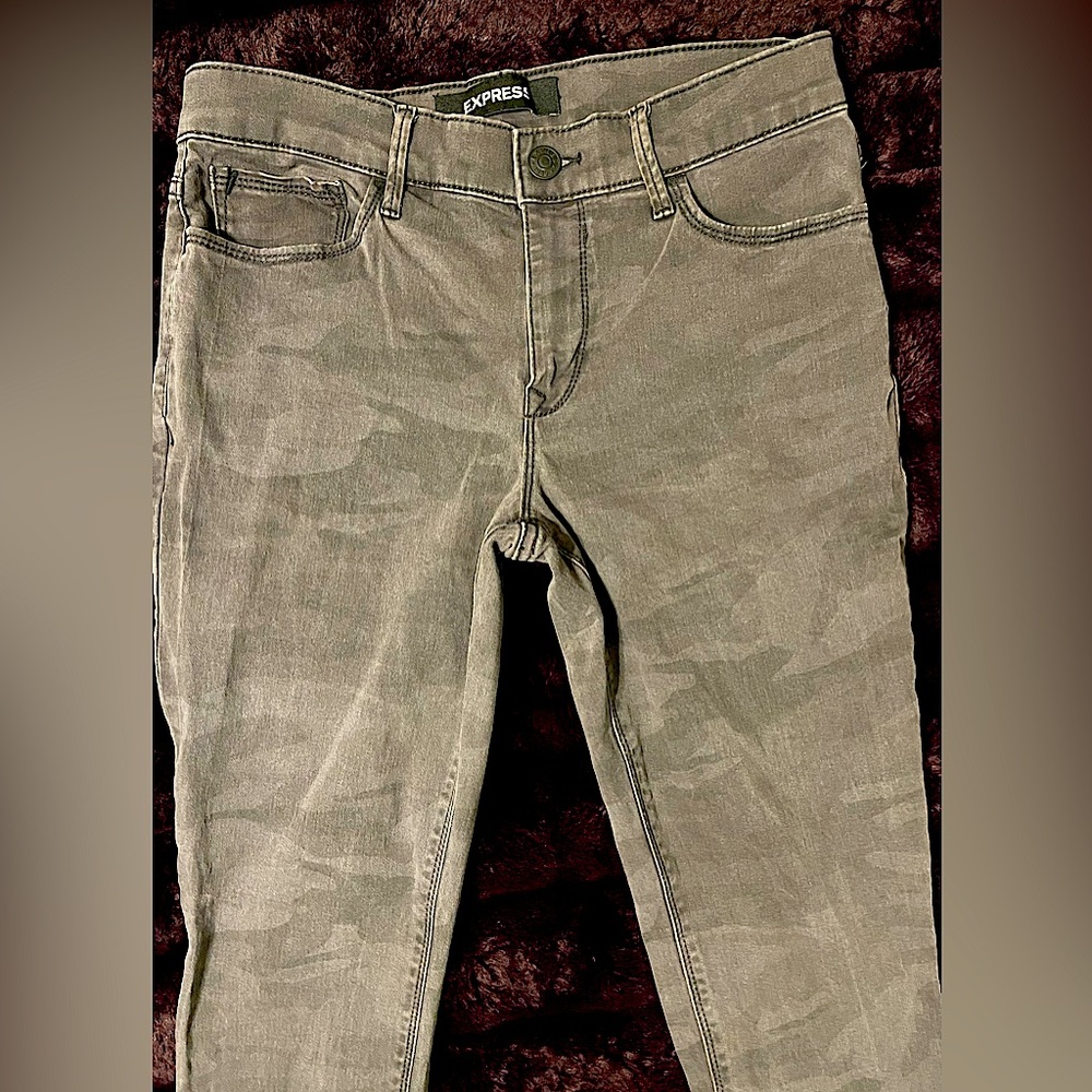Women’s Express Camo Skinny Jeans